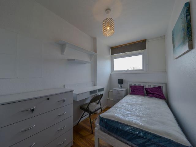 Wood Close, Hatfield AL10, 1 bed flat to rent, £685 pcm | PrimeLocation