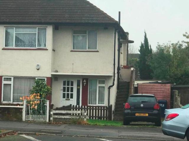 Wood End Lane, Northolt UB5, 2 bed maisonette to rent, £1,750 pcm | PrimeLocation