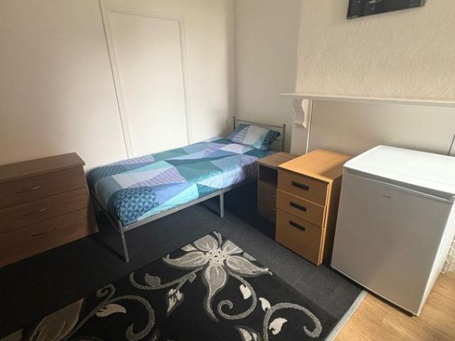 Wood Green Road, Wednesbury WS10, Studio to rent, £867 pcm | PrimeLocation
