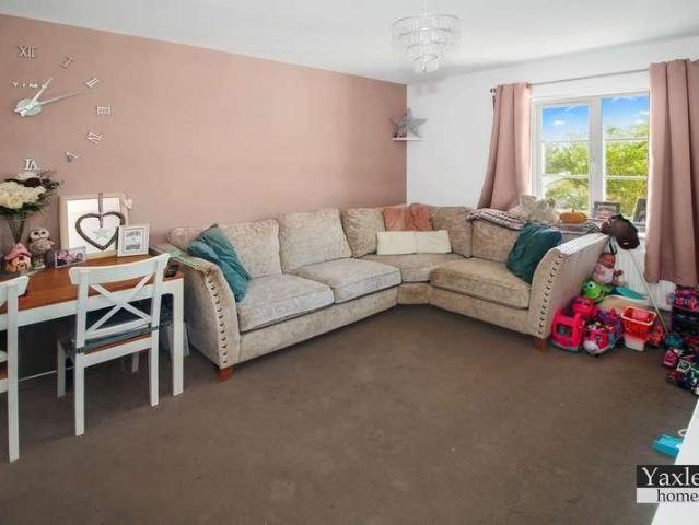 Wood Grove, Silver End, Witham, CM8