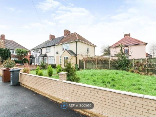 Wood Lane, Dagenham RM9, 3 bed end terrace house to rent, £2,100 pcm | PrimeLocation