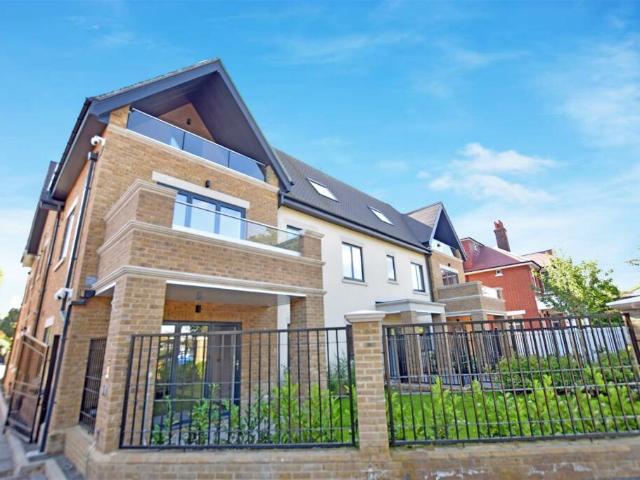 Wood Lane, London, TW7 5EQ, United Kingdom | 2 bed apartment for rent #136498048 | Rentberry