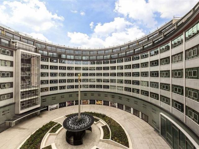 Wood Lane, London W12 1 bed flat to rent £3,100 pcm £715 pw