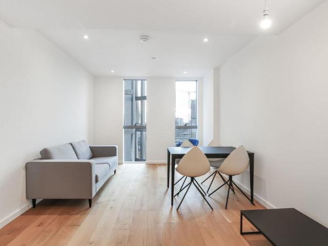 Wood Lane, White City, London, W12 1 bed flat to rent £2,650 pcm £612 pw