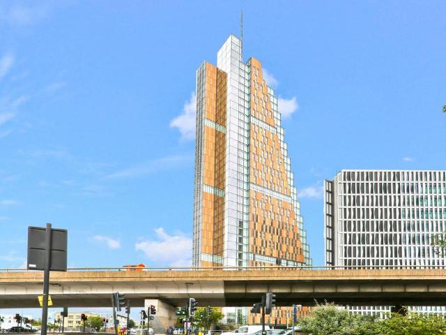 Wood Lane, White City, London, W12 2 bed flat to rent £3,750 pcm £865 pw