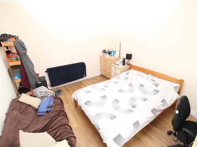 Wood Road, Pontypridd CF37 1 bed in a house share to rent £300 pcm £69 pw