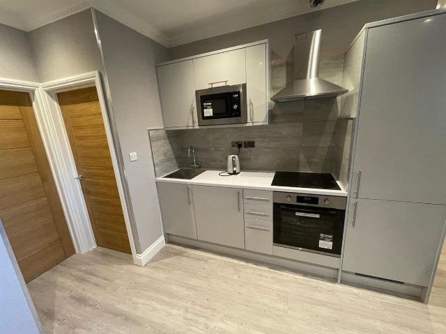 Wood Street, Walthamstow E17, 2 bed flat to rent, £1,675 pcm | PrimeLocation