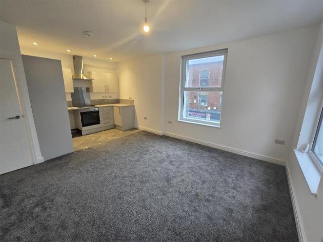 Wood Street, Ashton Under Lyne OL6 1 bed apartment to rent £850 pcm £196 pw