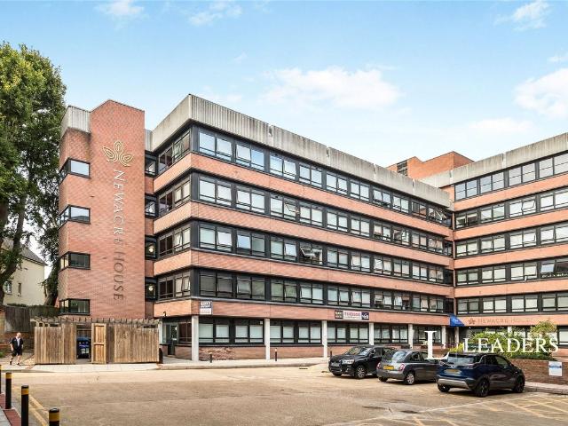 Wood Street, East Grinstead, West Sussex RH19, Studio to rent, £1,200 pcm | PrimeLocation