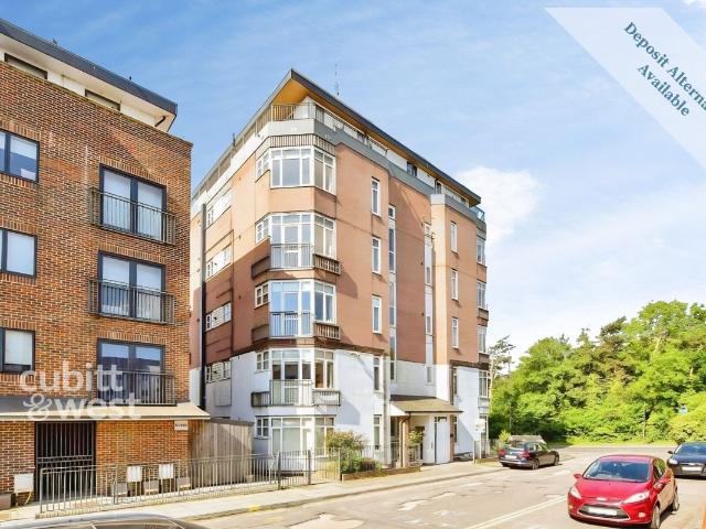 Wood Street, East Grinstead RH19, 2 bed flat to rent, £1,400 pcm | PrimeLocation