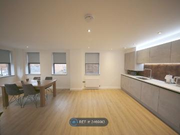Wood Street, Swindon SN1, 2 bed flat to rent, £1,950 pcm | PrimeLocation