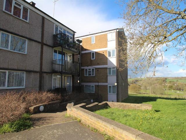 Wood View, Hemel Hempstead HP1, 2 bed flat to rent, £1,400 pcm | PrimeLocation