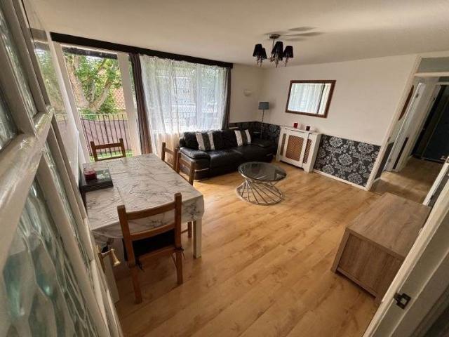 Wood View, Hemel Hempstead HP1, 2 bed flat to rent, £1,450 pcm | PrimeLocation