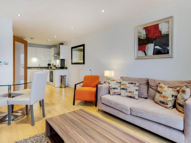 Wood Wharf, London SE10, 1 bed flat to rent, £1,950 pcm | PrimeLocation