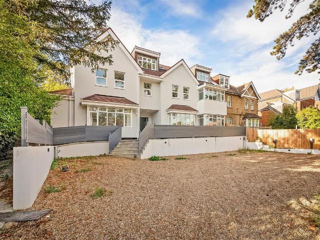 Woodcote Valley Road, Purley CR8, 1 bed flat to rent, £1,400 pcm | PrimeLocation