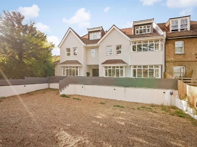 Woodcote Valley Road, Purley CR8, 1 bed flat to rent, £1,550 pcm | PrimeLocation
