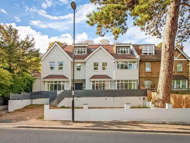 Woodcote Valley Road, Purley CR8, 2 bed flat to rent, £2,000 pcm | PrimeLocation