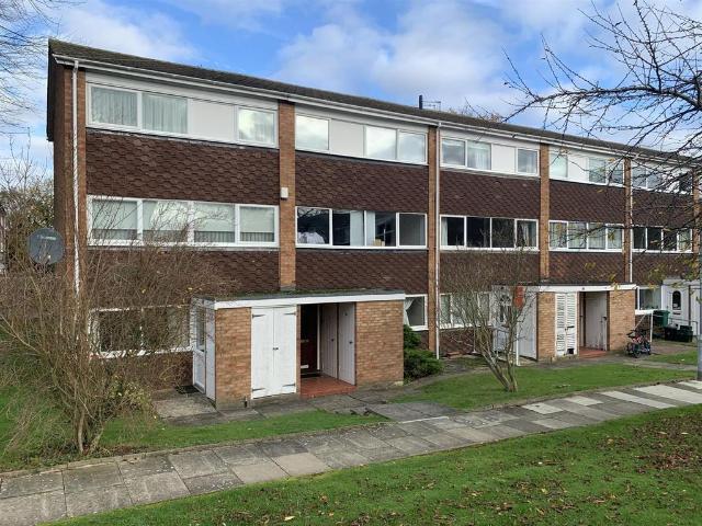 Woodcote Drive, Crofton 3 bed maisonette to rent £1,700 pcm £392 pw