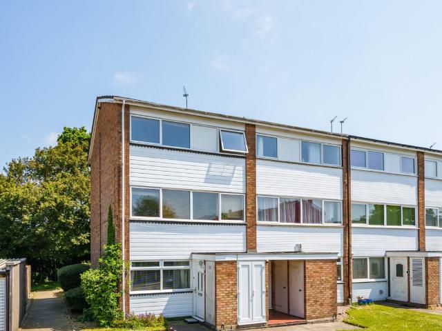 Woodcote Drive, Orpington BR6, 3 bed maisonette to rent, £1,900 pcm | PrimeLocation