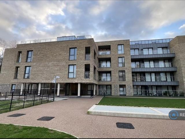Woodcote Grove, Epsom, KT18 2 bed flat to rent £2,000 pcm £462 pw
