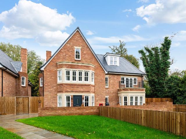 Woodcote Reservoir, Purley CR8, 2 bed flat to rent, £2,500 pcm | PrimeLocation