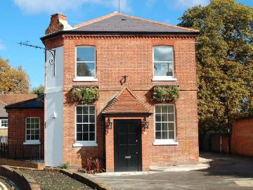 Woodcote Road, Epsom, Surrey KT18, 1 bed flat to rent, £1,350 pcm | PrimeLocation
