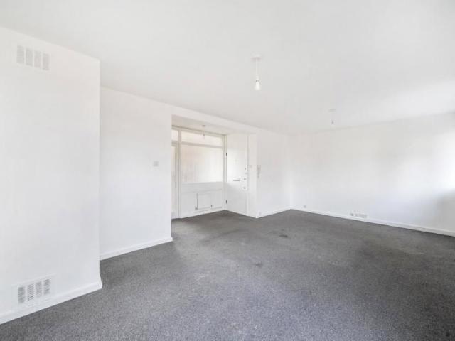 Woodcote Road, Wallington, SM6