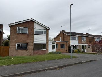 Woodcote Road, Wolverhampton WV6 4 bed detached house to rent £1,795 pcm £414 pw
