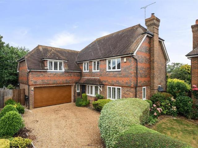 Woodcocks, Headcorn 5 bed detached house to rent £3,200 pcm £738 pw