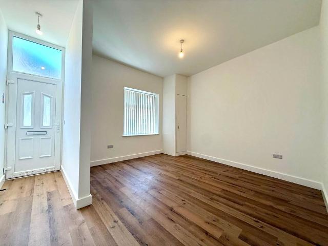 Woodchurch Road, Birkenhead, Merseyside CH42, 1 bed flat to rent, £800 pcm | PrimeLocation