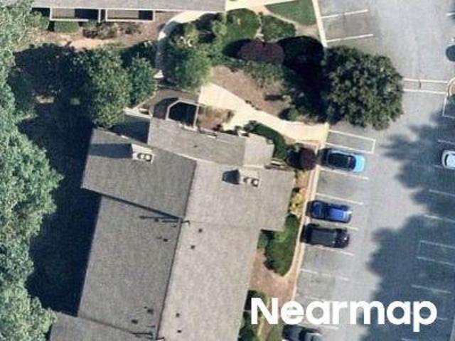 Woodcliff Dr