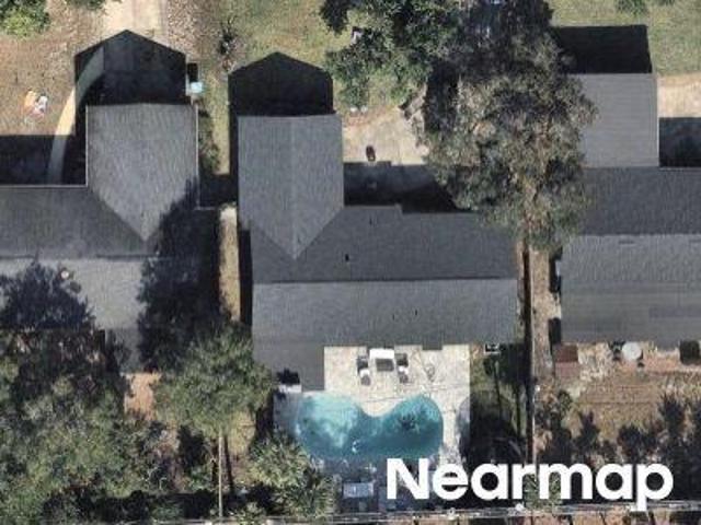 Woodcrest Dr