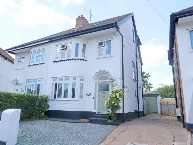 Woodcroft Close, Thundersley SS7, 4 bed semi detached house to rent, £2,200 pcm | PrimeLocation