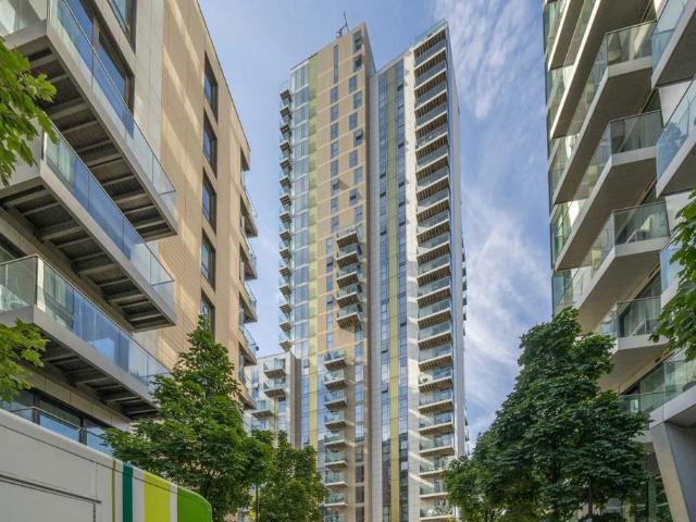 Woodberry Grove, London N4 2 bed flat to rent £3,000 pcm £692 pw