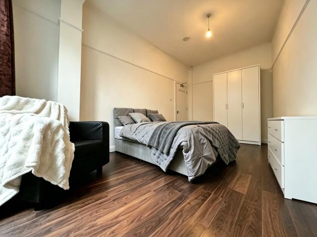 Woodberry Grove, Manor House, North London, London N4, Room to rent, £950 pcm | PrimeLocation