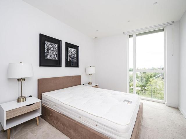 Woodberry Down, Finsbury Park. 2 bed flat to rent £3,000 pcm £692 pw
