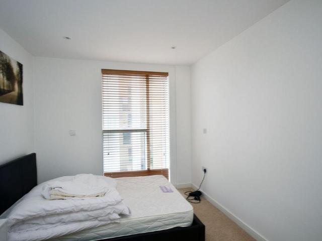 Woodberry Down, Goodchild Road. 1 bed flat to rent £2,650 pcm £612 pw
