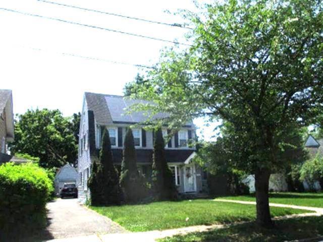 Woodbine Ave