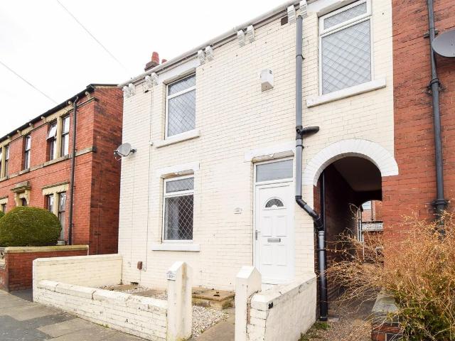 Woodbine Street, Ossett WF5, 2 bed end terrace house to rent, £795 pcm | PrimeLocation