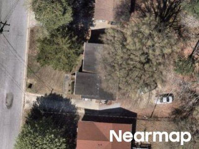 Woodbriar Ave