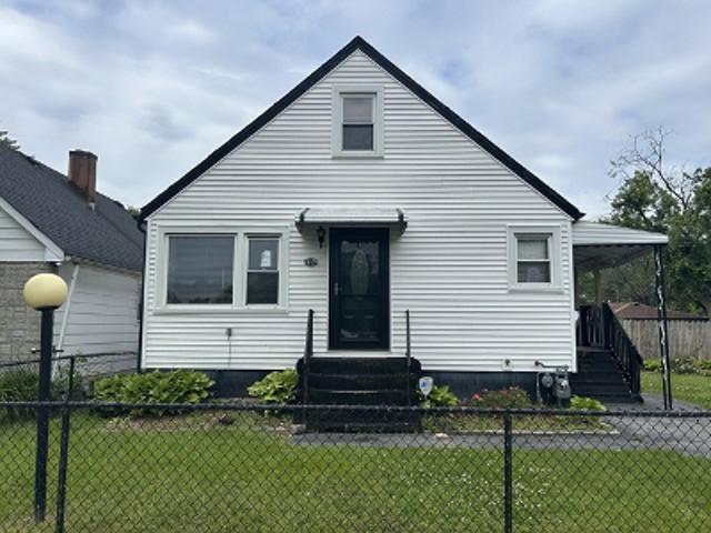 Woodbridge Ave