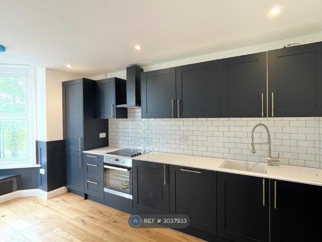 Woodbridge Road, Guildford GU1, 2 bed flat to rent, £1,950 pcm | PrimeLocation