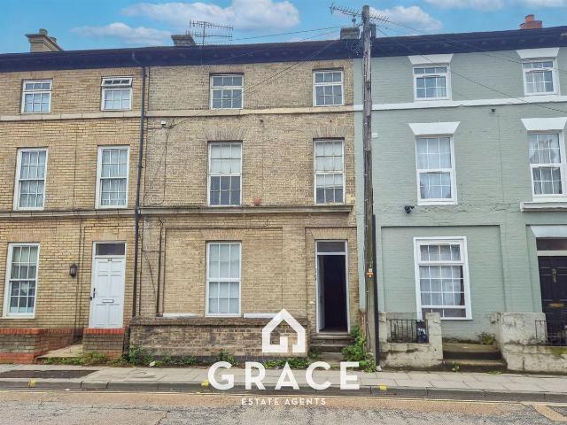 Woodbridge Road, Ipswich IP4, 2 bed flat to rent, £825 pcm | PrimeLocation
