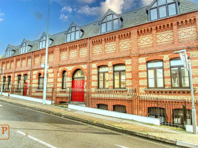 Woodbridge Road, Ipswich, Suffolk, IP4 2 bed apartment to rent £975 pcm £225 pw