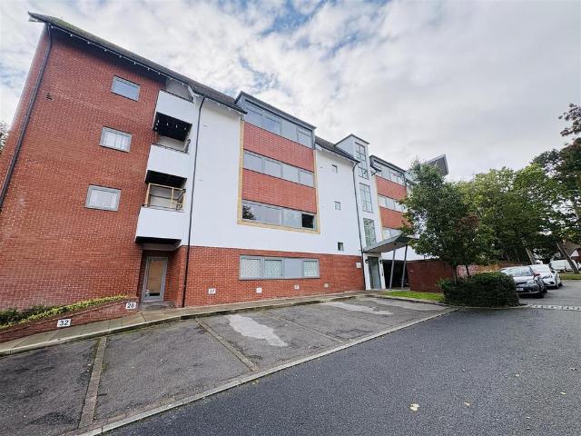 Woodbrooke Grove, Birmingham B31 2 bed apartment to rent £1,045 pcm £241 pw