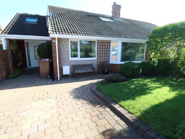 Woodburn Square, Tyne and Wear NE26 3 bed bungalow to rent £1,500 pcm £346 pw