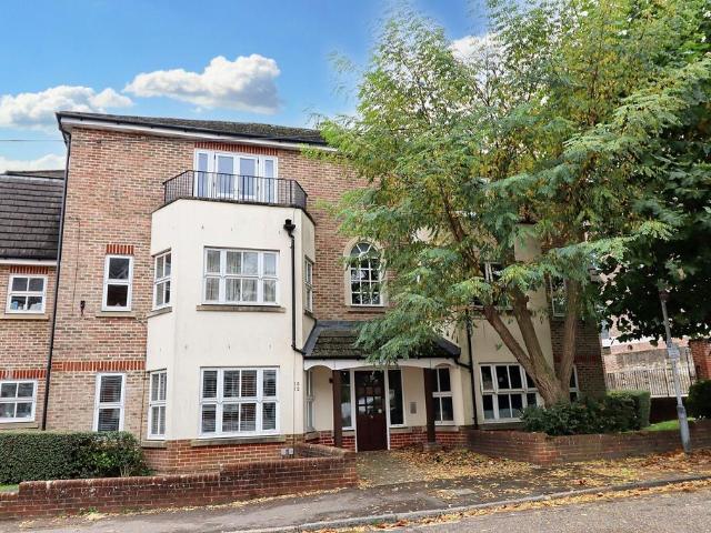 Woodbury Park Road, Tunbridge Wells, TN4 2 bed flat to rent £1,650 pcm £381 pw