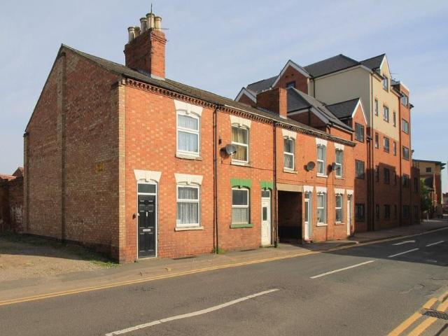 Woodgate, Loughborough LE11, 3 bed end terrace house to rent, £900 pcm | PrimeLocation