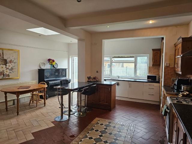 Woodgrange Avenue, London N12, 6 bed property to rent, £2,950 pcm | PrimeLocation