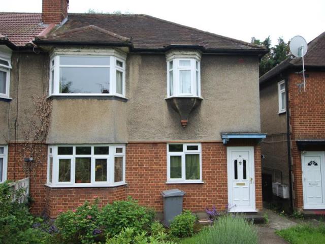 Woodgrange Close 2 bed flat to rent £1,700 pcm £392 pw